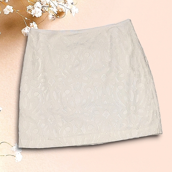 Loft White Lace Pencil Mini Skirt Size 10 - Picture 3 of 10
